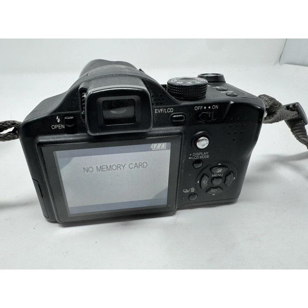 Panasonic Lumix DMC-FZ7 6.0MP Digital Bridge Camera Black w/ Charger & Lens Hood
